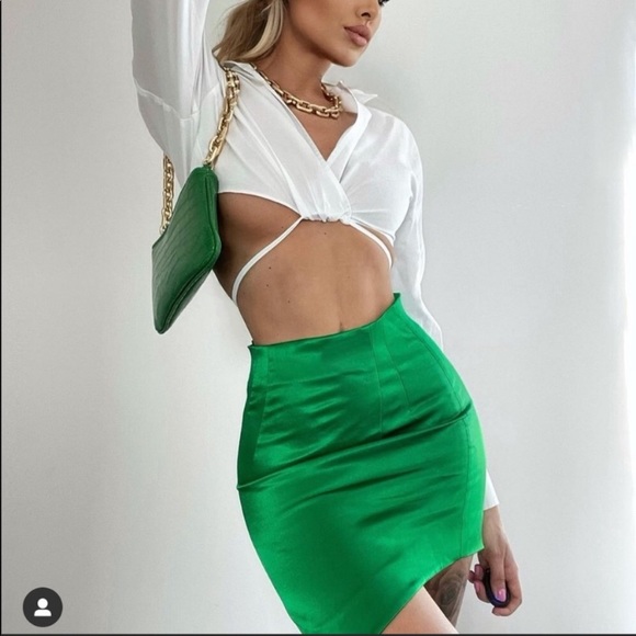 ZARA Green SATIN EFFECT MINI SKIRT - Picture 2 of 9
